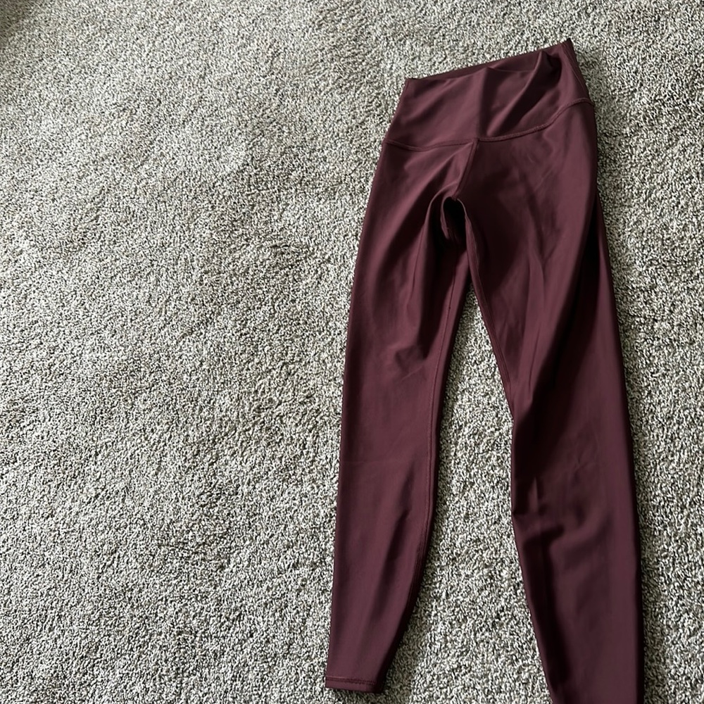 ALO Yoga High-Rise Leggings in Burgundy